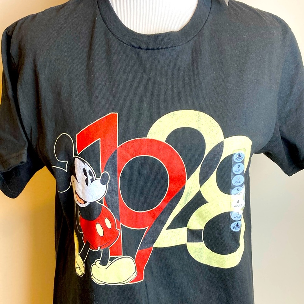 New Disney Parks 1928 Classic Mickey Mouse Short Sleeve Graphic T-Shirt Small